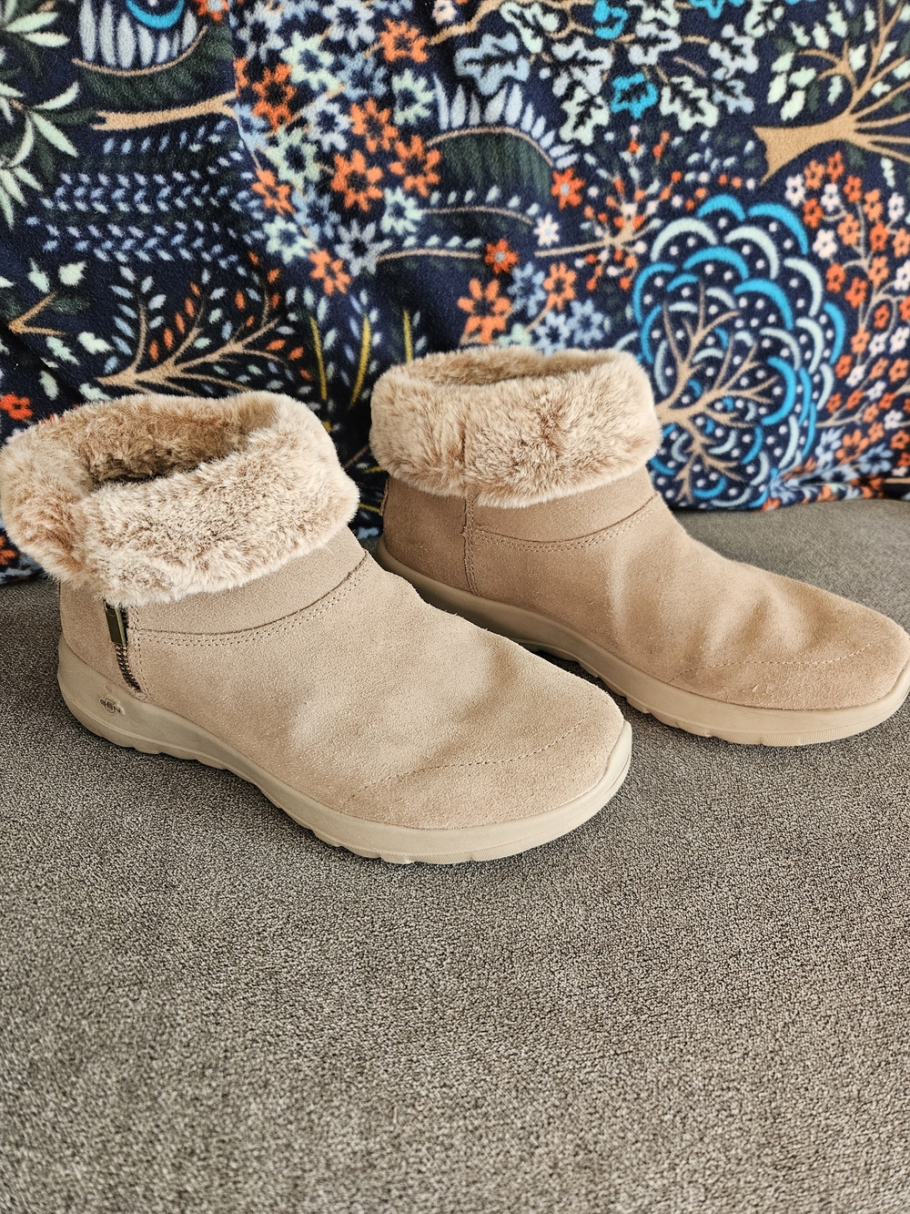 Skechers On-the-GO Joy Tan Suede Faux-Fur Ankle Boots Size